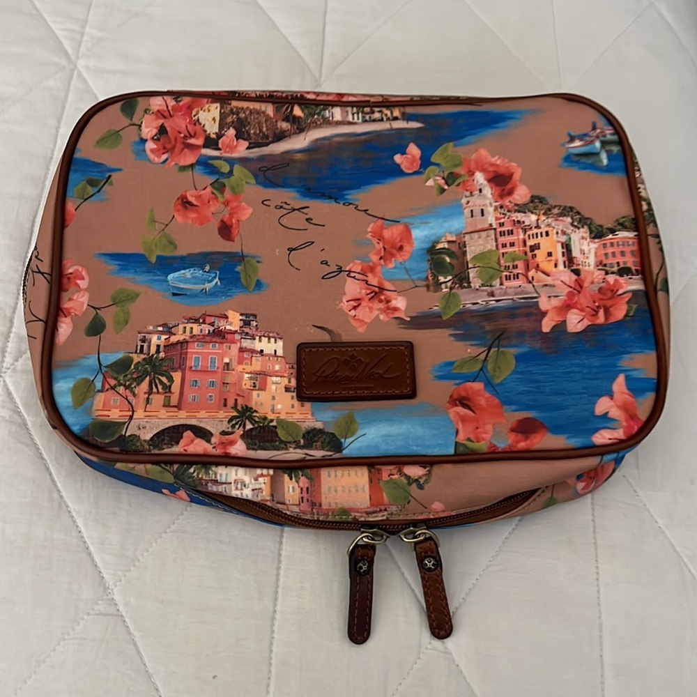 Patricia Nash travel bag French Riviera zip around hanging make up bag